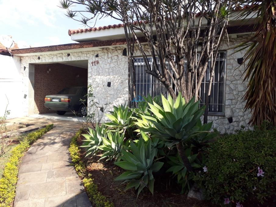 Casa à venda com 3 quartos, 600m² - Foto 3