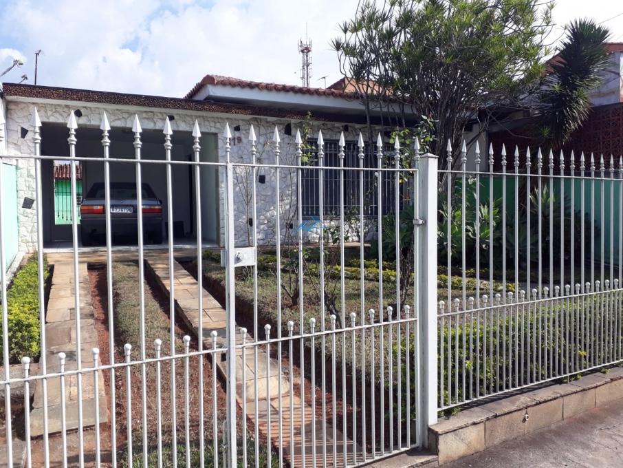 Casa à venda com 3 quartos, 600m² - Foto 2