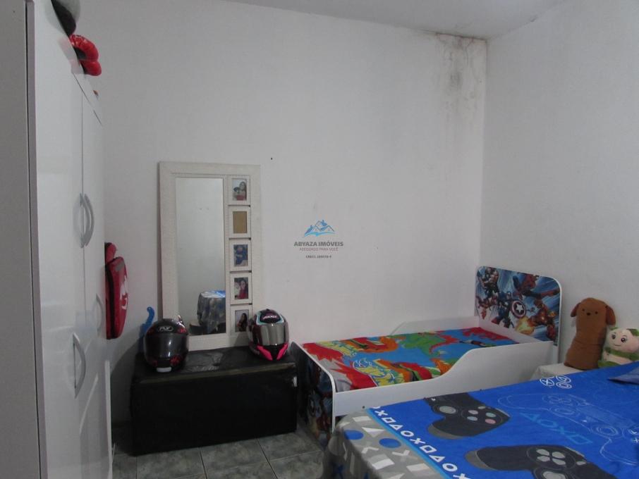 Casa à venda com 3 quartos, 200m² - Foto 2